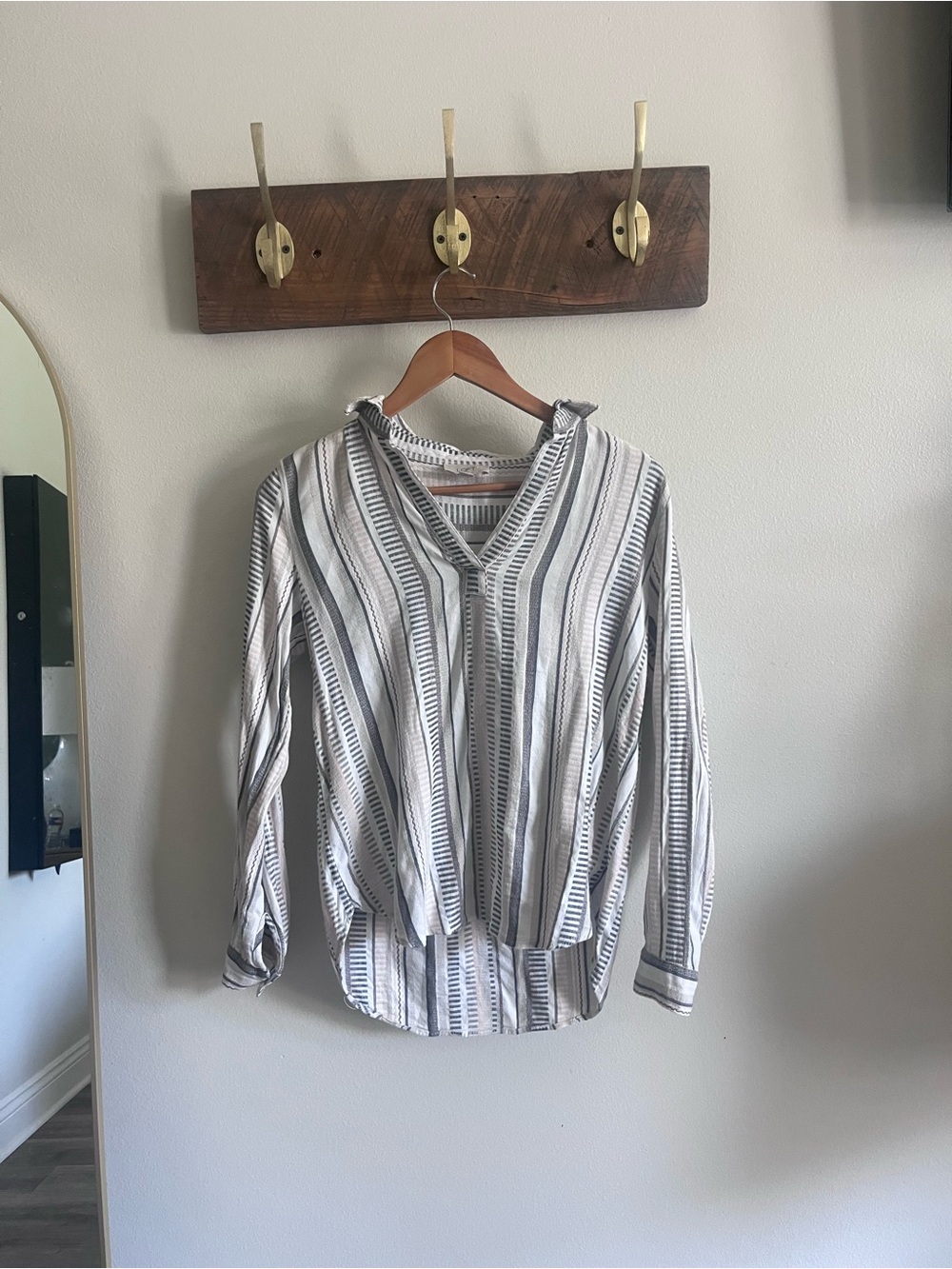 Loft Striped V-Neck Pullover Blouse in White and Gray